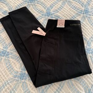 NEW! Victoria’s Secret 7/8 leggings size 16